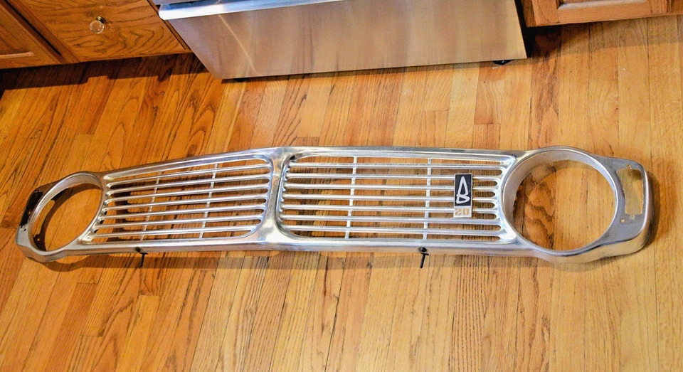 Rejilla radiador aluminio Volvo 142 144 145 144GL 142S 1967-1971, emblema B-20 Foto 2 de 4