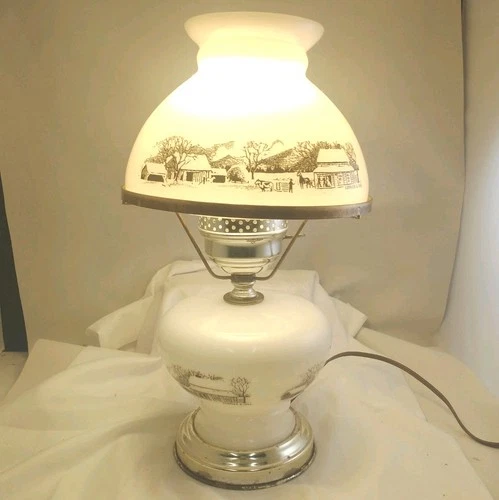 CURRIER AND IVES MILK GLASS LAMP  COUNTRY SCENE Underwriters Laboratories VTG