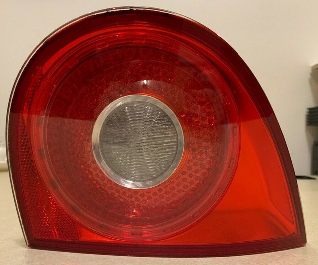 2009 Volkswagen Rabbit VW Right Inner Tail Light OEM Excellent fits GTI