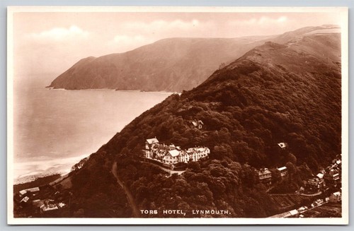 Postkarte Tors Hotel, Lynmouth Tuck RPPC B147