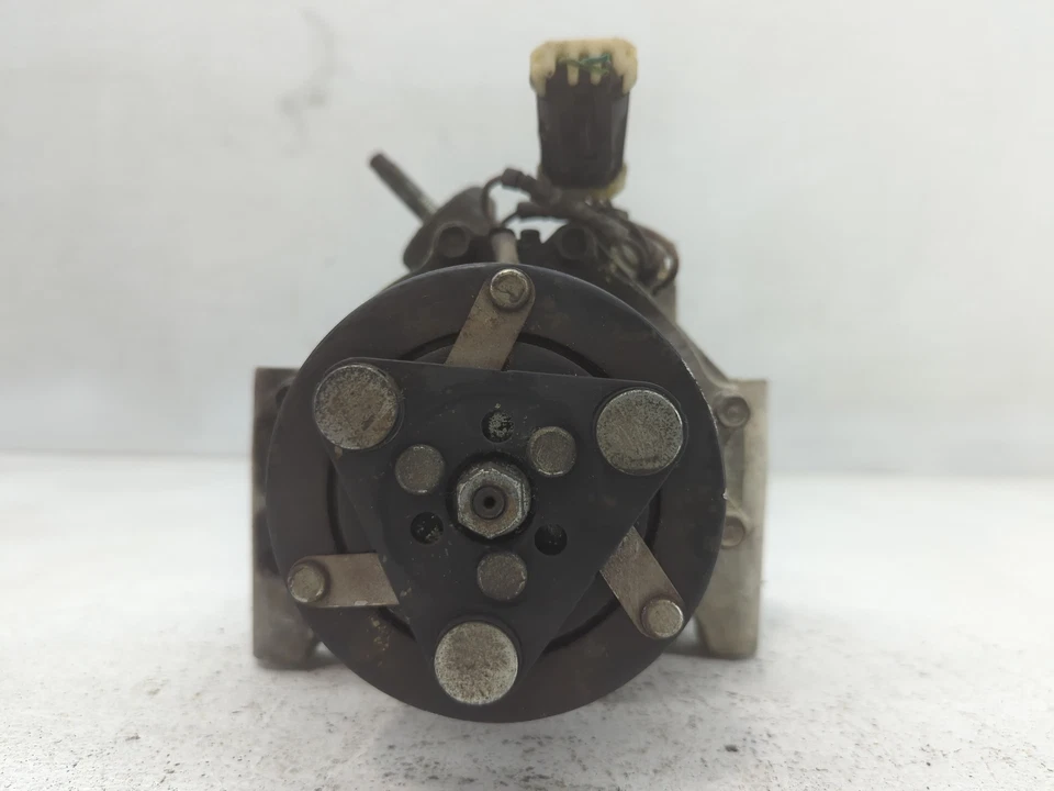 2002-2007 Chevrolet Trailblazer Air Conditioning A/c Ac Compressor Oem LV64D - Image 3 of 4