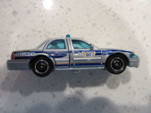 Matchbox Ford Crown Victoria 2006 argento polizia sicurezza ricambi in movimento auto giocattolo - Foto 4 di 7