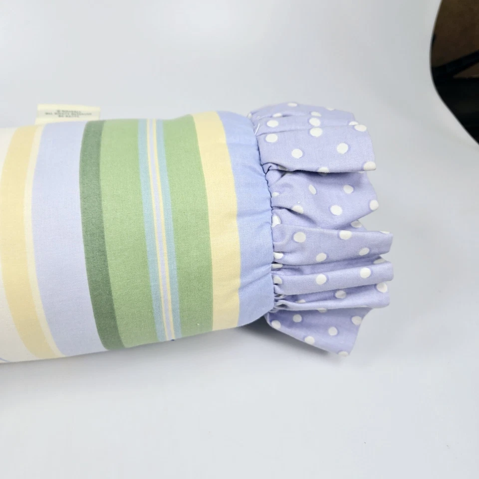 Almohada acolchada decorativa redonda Waverly Blossom Hill Hydrangeas 17 pulgadas Foto 3 de 4