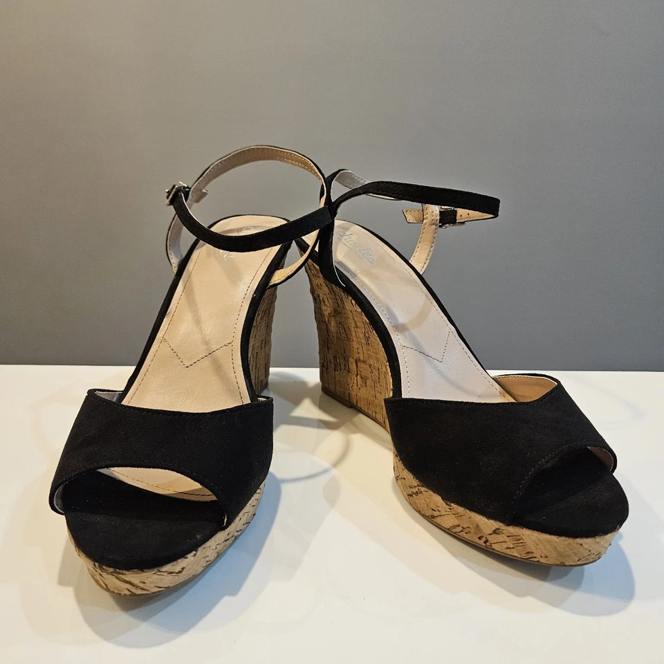 Sandalia de cuña Charles By Charles David Lambert correa con hebilla negra para mujer 13M LEER Foto 3 de 4