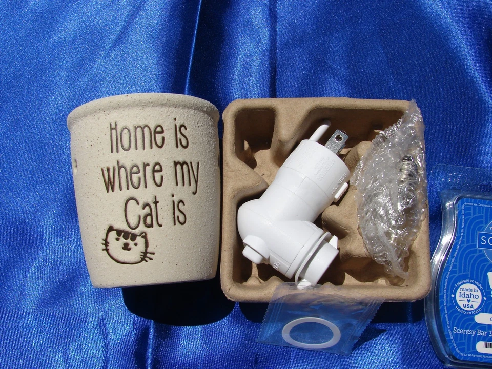 NIB SCENTSY Wall Plug In Mini Wax Warmer Night Light Lot Bundle Home my CAT Is - Image 3 of 4