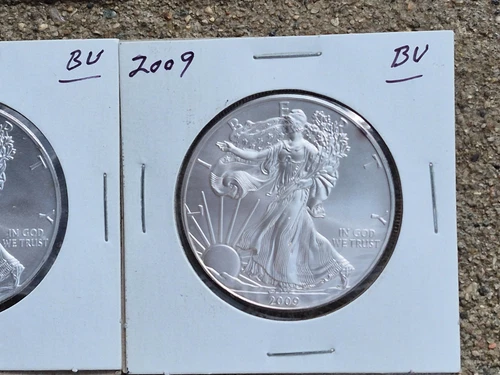 3 Uncirculated 2009 Silver American Eagles~bidding starts at under spot for ONE!