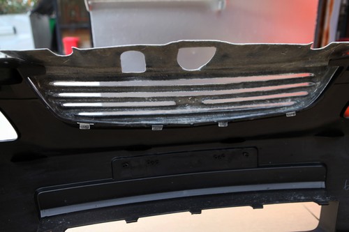 Group 3 Bonnet Grill/ Grille Holden Commodore VE Series 1 ~ Sedan Ute Sportwagon - Picture 10 of 12