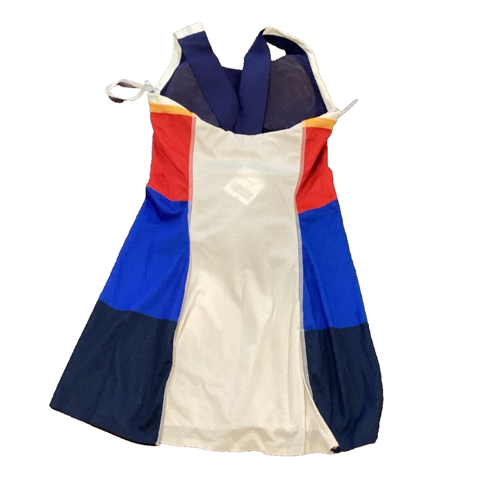 Vestido Tenis Adidas Pharrell Williams Climacool Rojo/Blanco/Azul Marino con Pantalones Cortos S Foto 3 de 4