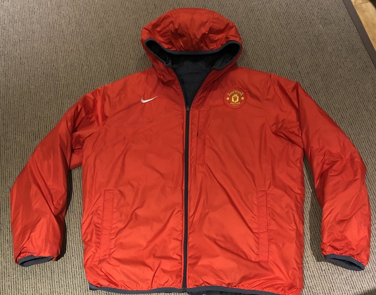 Nike Manchester United Med. Filled Reversible Padded Jacket Nike Manchester United Med. Filled Reversible Padded Jacket