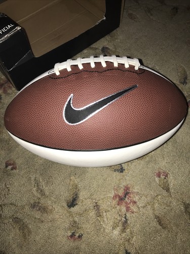 JAKE LOCKER AUTOGRAPHED SIGNED NFL Full Size AUTOGRAPH FOOTBALL TITANS - Picture 5 of 5