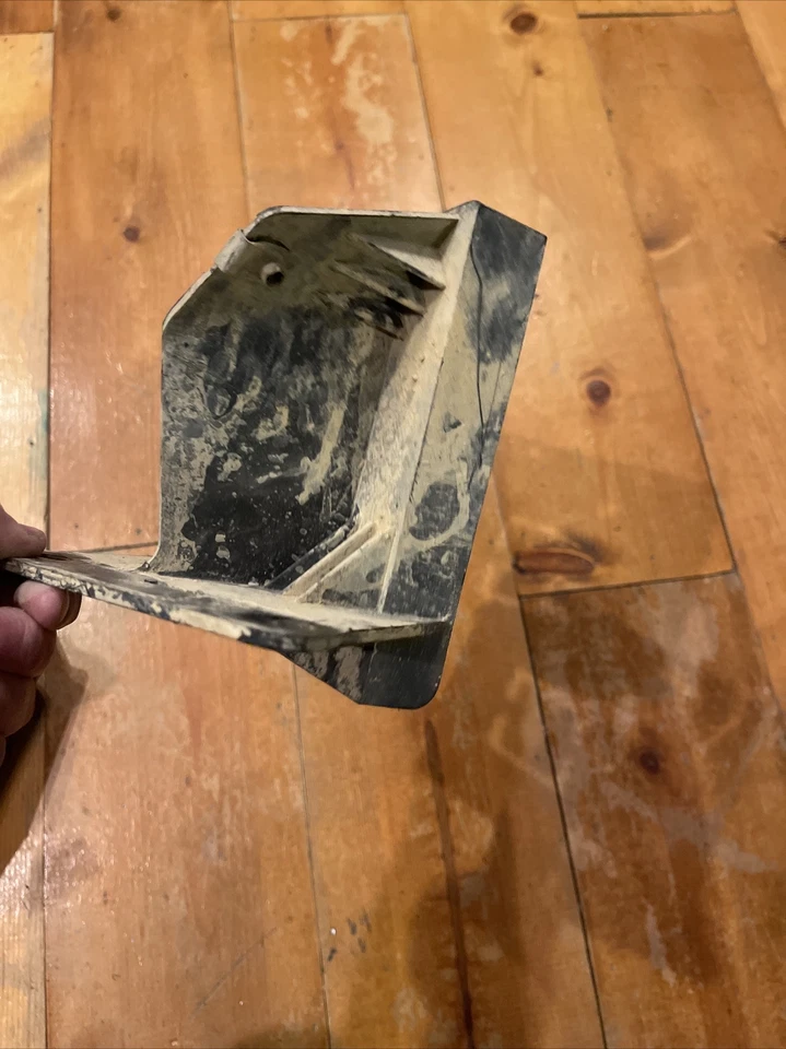 2009-2010 CHEVROLET AVALANCHE 1500 ECM ENGINE CONTROL MODULE BRACKET OEM — 第 3/4 张图片