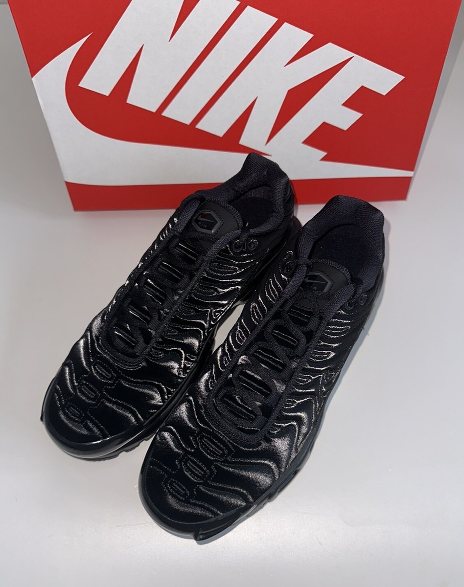 black tn trainers womens
