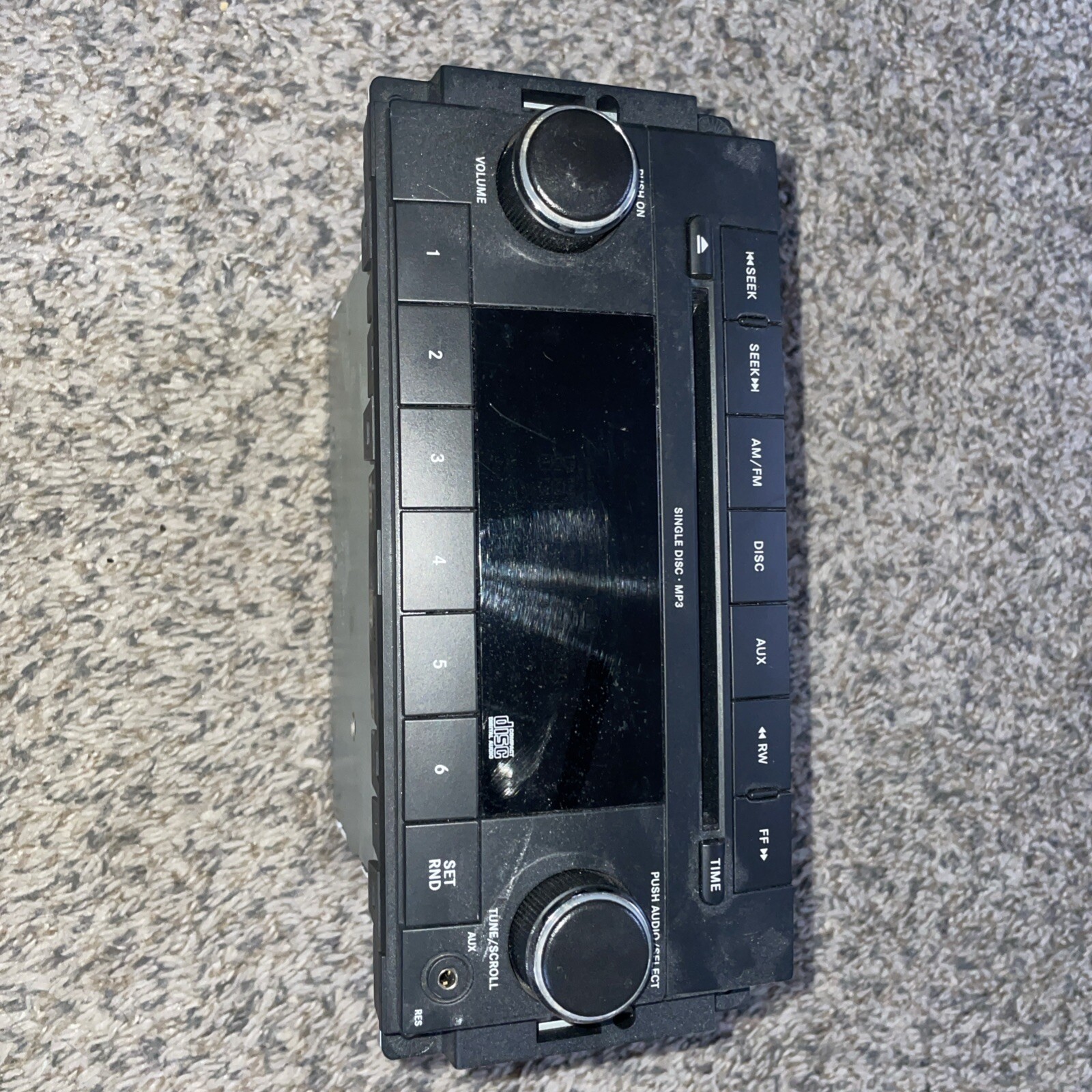 Jeep Dodge Chrysler RAM OEM Factory Am/Fm/CD/AUX  Car Radio Part# P68252824AA￼