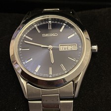 Seiko 7N43 9070 Vintage Seiko Blue Dial Quartz Boxed Mint.