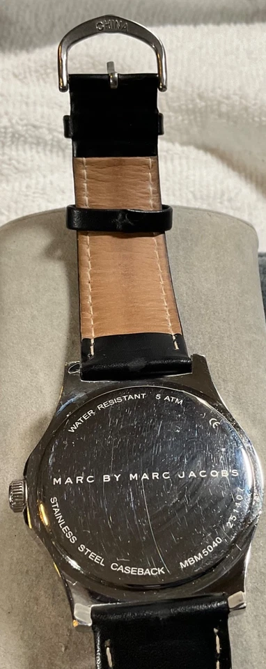 RELOJ MARC JACOBS MBM5040 HOMBRE 44mm Esfera Plateada Fecha Cuero Negro BATERÍA NUEVA Foto 3 de 4