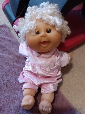 Cabbage Patch Kids Eyes Closed When Lay Her Down 2011