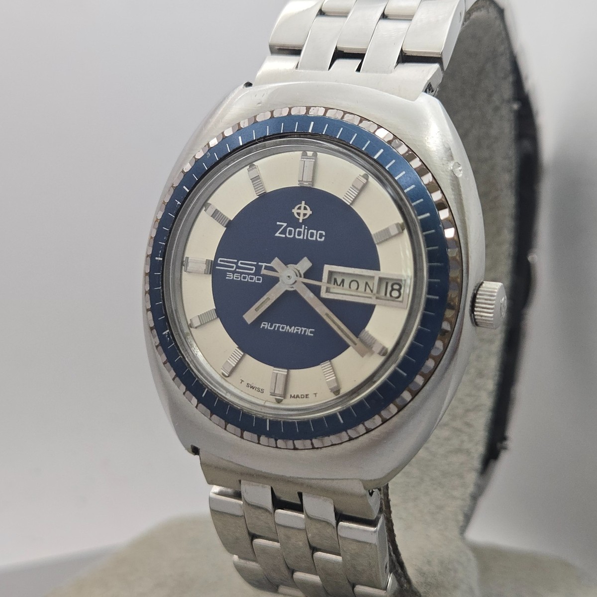 Vintage ZODIAC SST 36000 men's automatic watch day/date Two-tone