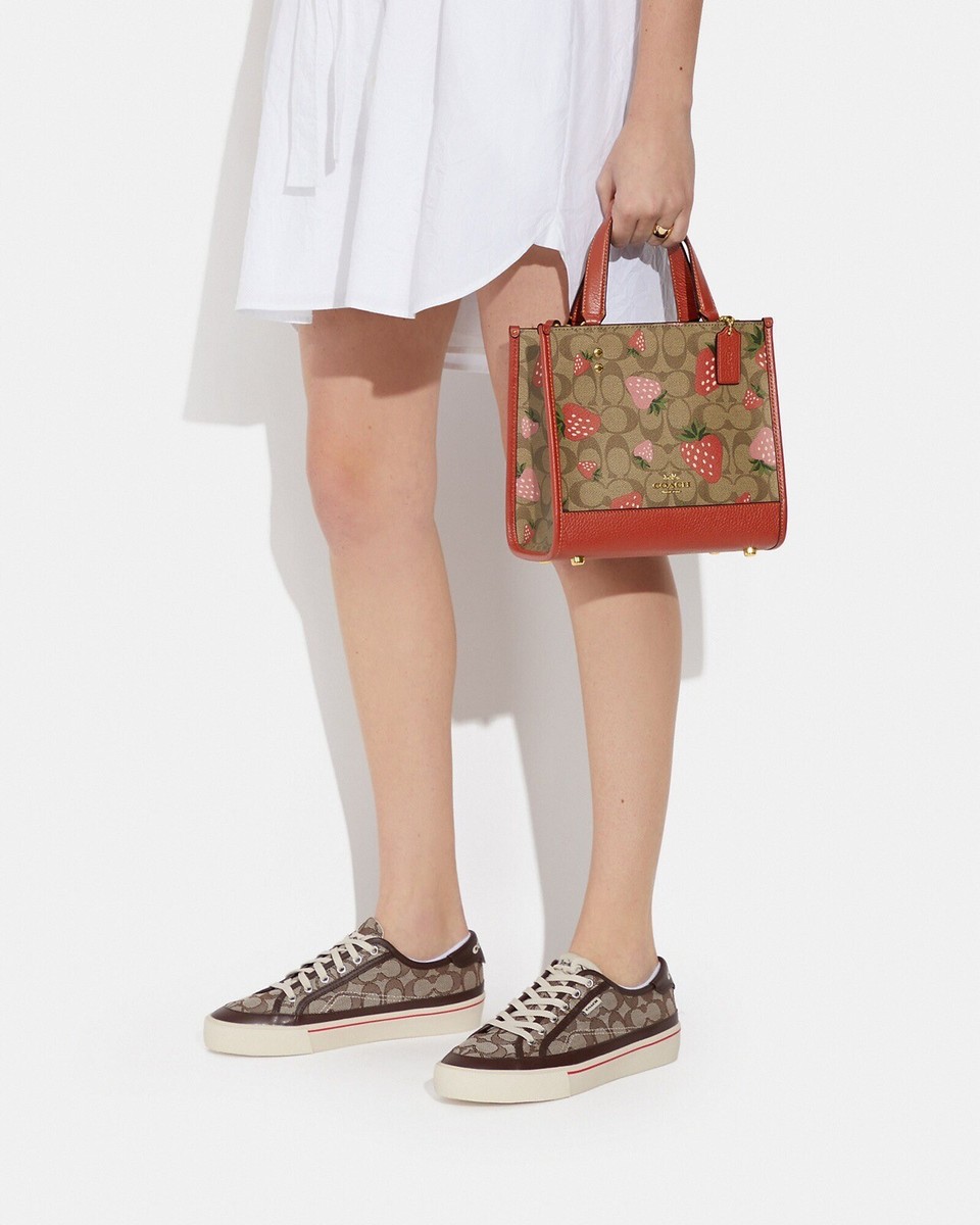 ★キュートな苺★Coach Dempsey Carryall Strawberry Print Bag Coach Dempsey Tote 22 In Signature Canvas With Wild