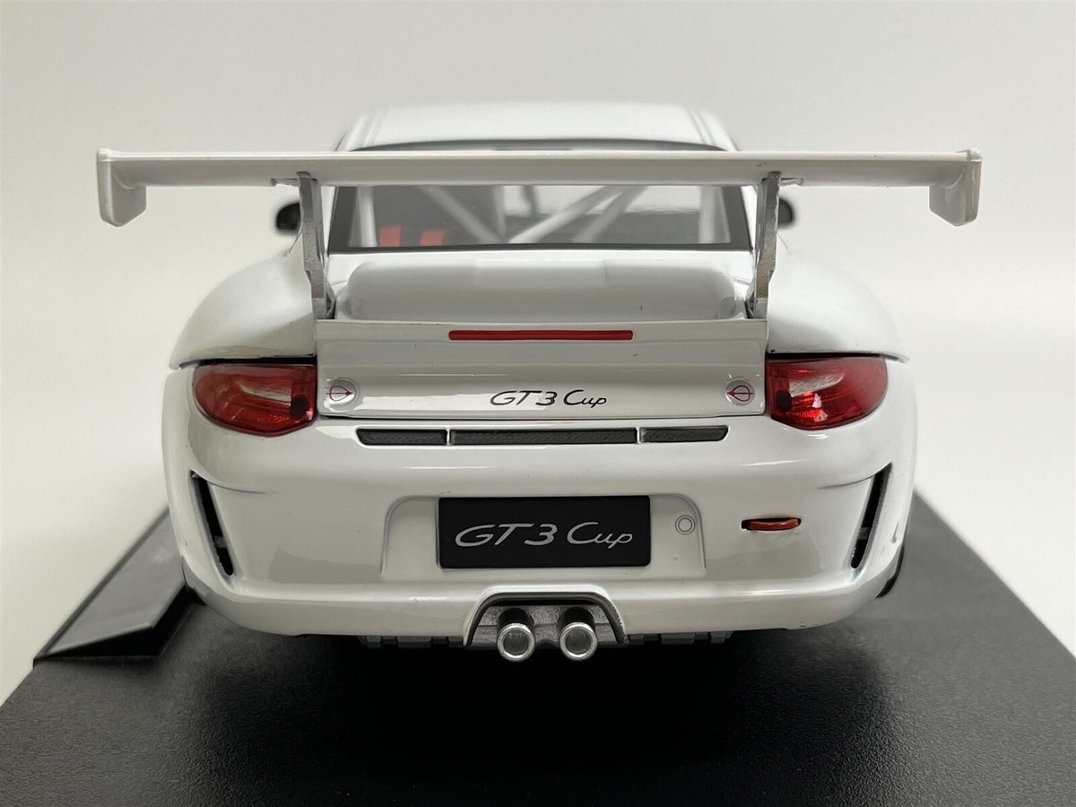 Welly Porsche 911 (997) GT3 Cup Car Street Version White 1