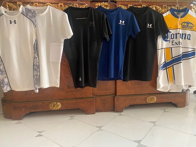 set of 6 UNDER ARMOUR MENS athletic training heat gear shirts size  Medium