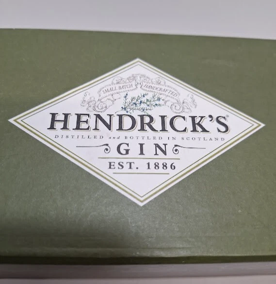 Hendrick's Gin Cups A Most Unusual Gin Green White Porcelain 3" Boxed Set Two - Image 4 of 4