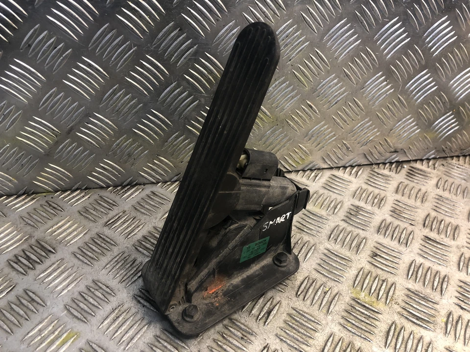 SMART CITY-COUPE 450 Throttle Pedal 0012589V0010000 Foto 2 de 4