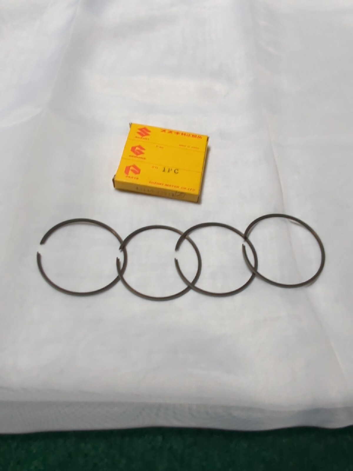 Genuine+NOS+Suzuki+Gt380+Piston+Rings+1214033011+Set+of+3 for sale