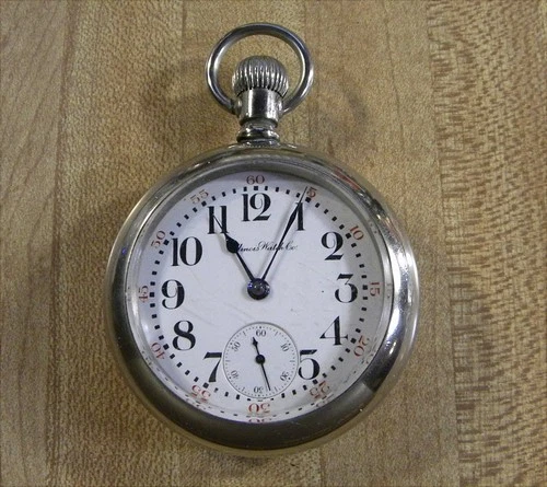 Antique 1915 18size Illinois Pocket Watch 17jewels w/Train Design Runs Good!