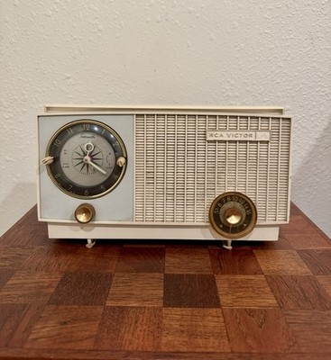 RCA Victor White 5-Tube Clock AM Radio Model 1-RD-30 007526 Works