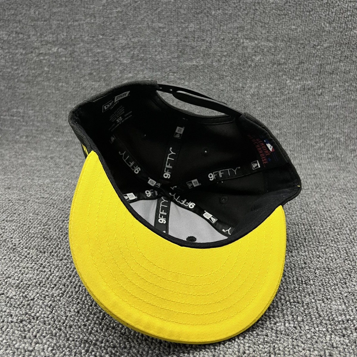 New Era 9FIFTY New York Yankees Infant Snapback Hat Black Yellow MLB Cap Kids
