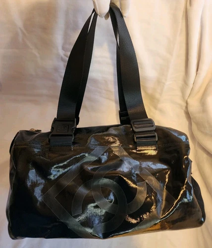 Borsa Chanel nera rivestita in vinile tela linea sportiva borsone palestra