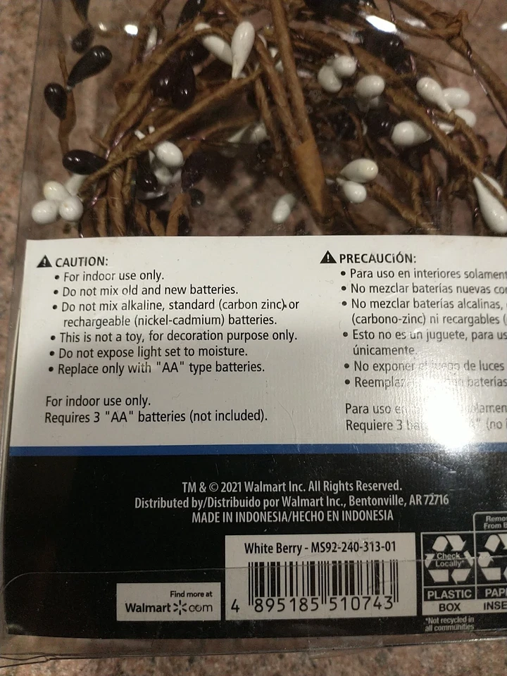 Garland Mainstays Battery Operated Black/White Berries Lighted Country Decor NEW - Image 4 of 4