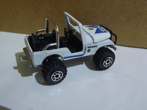 1982 Road Champs White Sheriff's Jeep Opening Hood 1/64 Scale - Picture 3 of 5