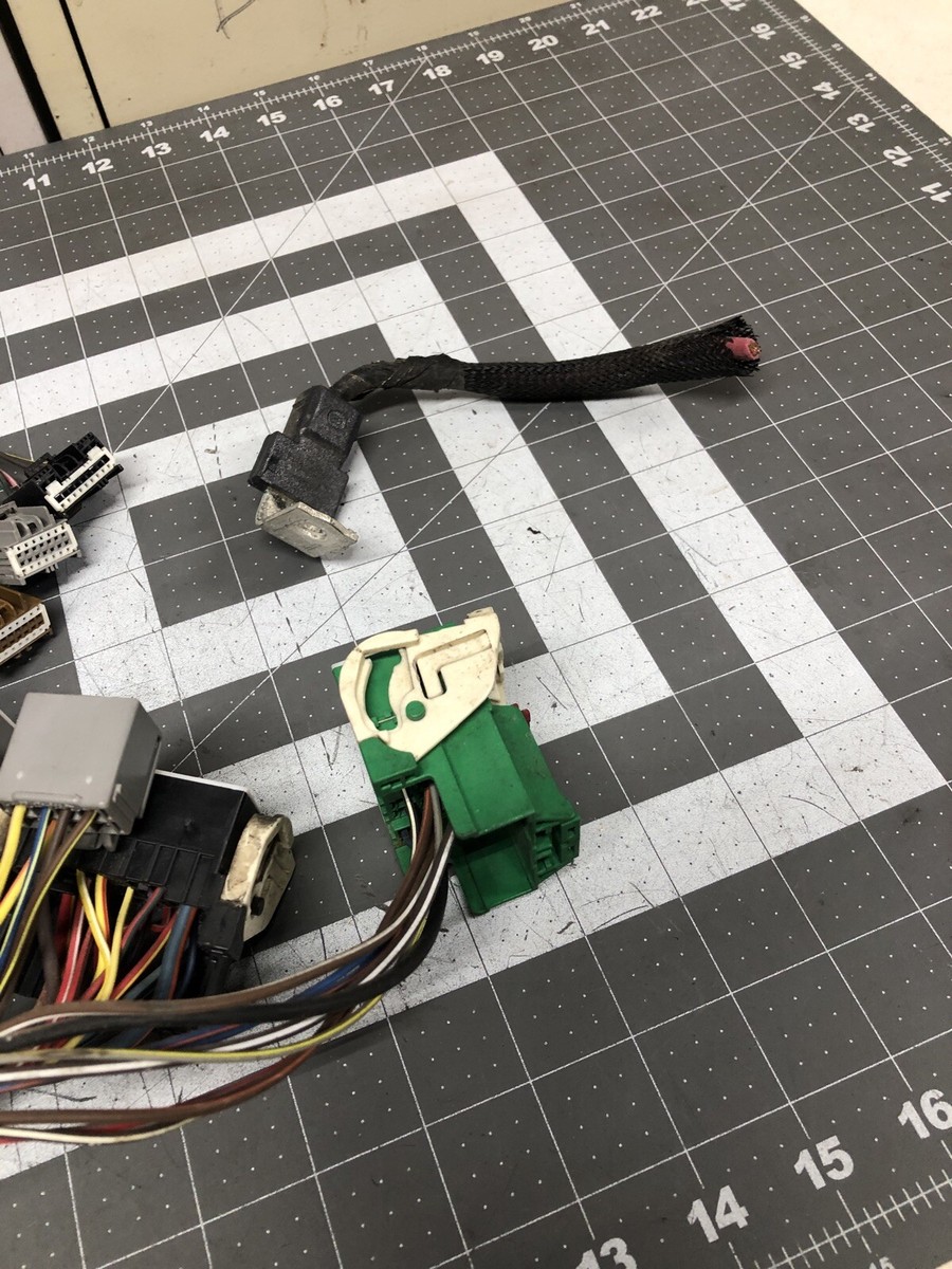 ty1949様 2006-2010 Chrysler PT Cruiser Fuse Box Body Control Module