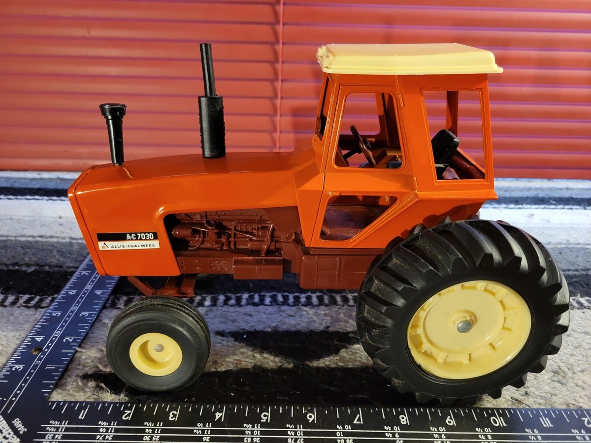 Ertl Allis Chalmers 7030 1/16 diecast farm tractor replica