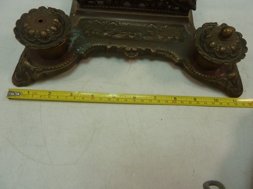 Antique brass cherub letter rack and inkwell - missing a knob - Picture 7 of 11