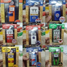 Greenlight 1:18 Gulf Gas Pump Collectible Car Scene Accessories