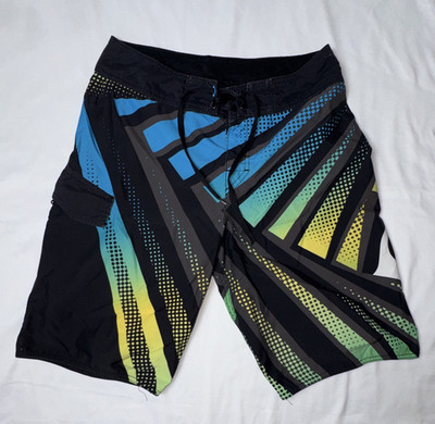 Quiksilver Men s Geometric Board Shorts Size 28 Drawstring Pockets