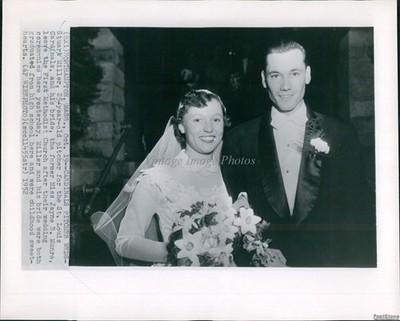 1952 Northampton Massachusetts Stuart Miller Jayne Munro Wedding Photo 8x10