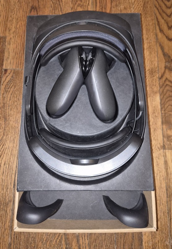 Meta Quest Pro VR Headset Black 256 GB w/ Controllers & Dock