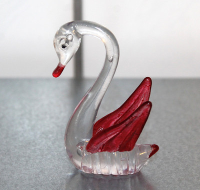 Alte kleine Transparent Kunststoff Mini-Figur Schwan 7,5 cm Acrylglas Vintage
