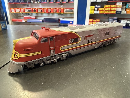 Proto 2000 HO Scale 23275 - EMD E6 A Unit Loco Santa Fe # 15 - DCC Fitted | Zustand: Used