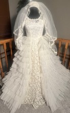 Vtg Maurer Original Ivory Lace Wedding Dress/Veil Long Sleeve Ruffle Train Sz12