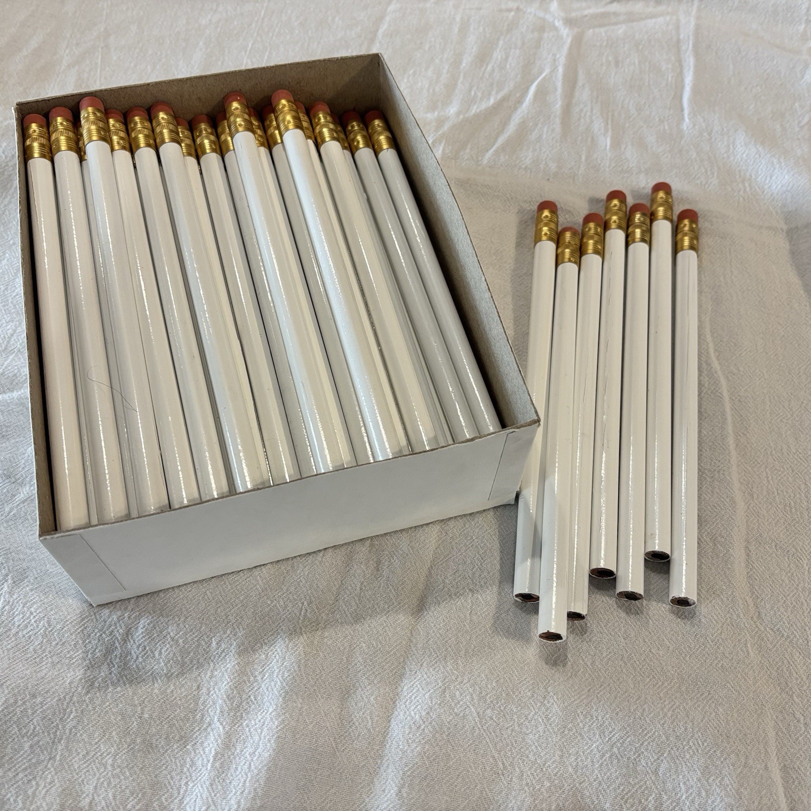 Round Factory 2nd Pencils White