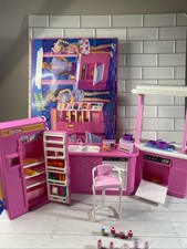 1992 Mattel Barbie Kitchen Playset No. 7472 With Box Not Quite Complete