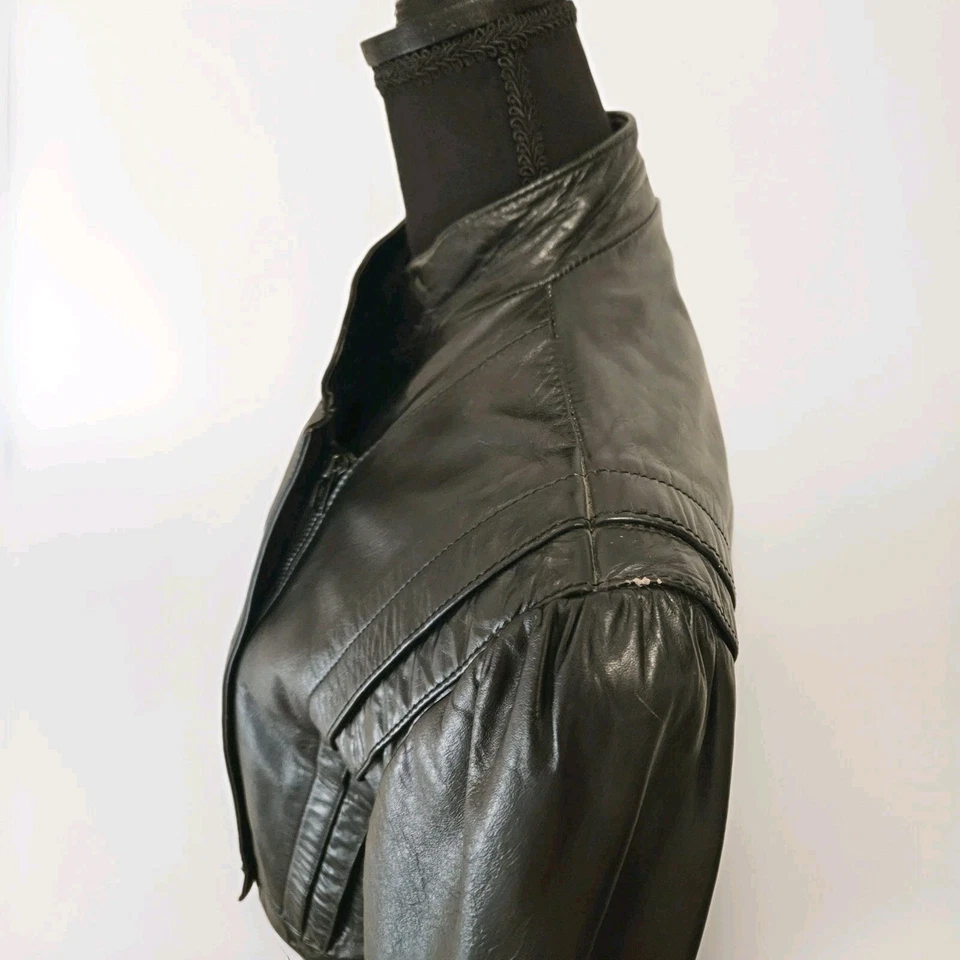 Chaqueta de motociclista punk recortada de cuero negra Wilson vintage años 80 90 para mujer 14 Foto 4 de 4