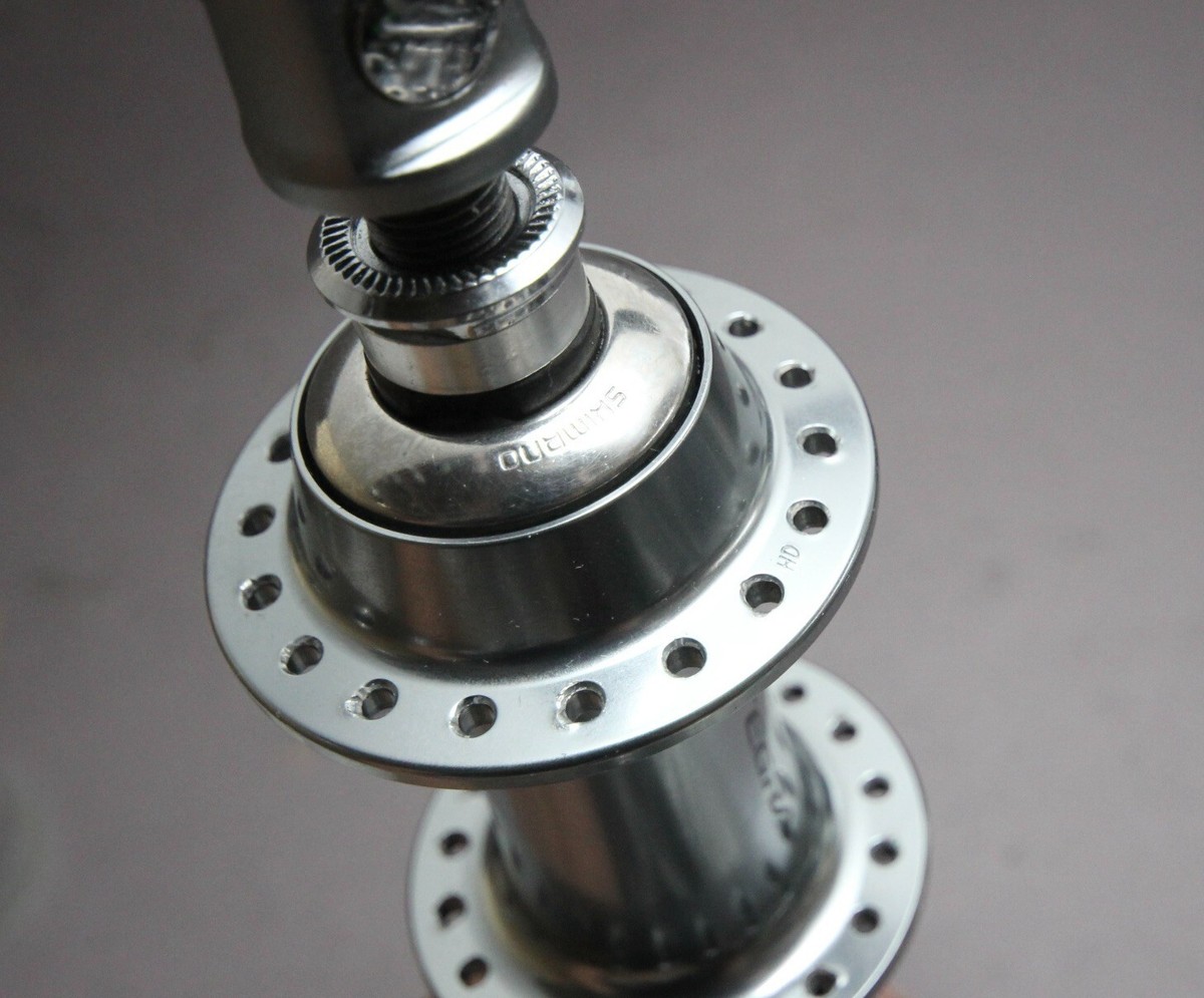 Shimano Ultegra HB 6700 FH Hub Set / 36H / 10 Sp / 2009 Shimano Ultegra HB 6700 FH Hub Set / 36H / 10 Sp / 2009
