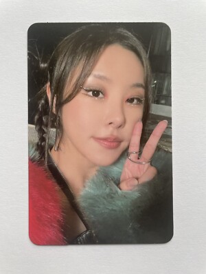 MAMAMOO WHEEIN MIC ON MAIN VERSION PHOTOCARD