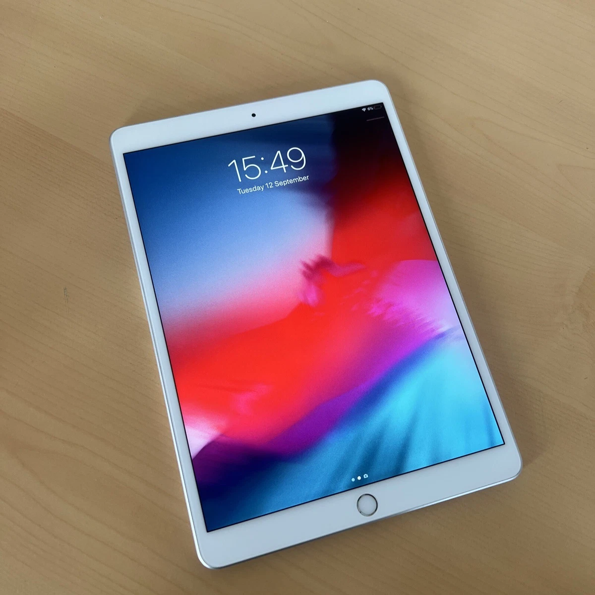 Apple iPad Air 3rd Gen 64GB A2123 Wi Fi 4G Please Read