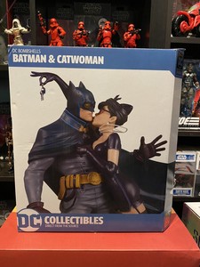 batman catwoman bombshell statue